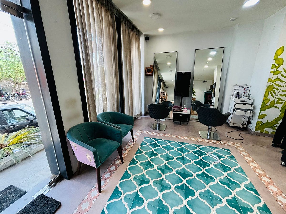 Best Salon in Jaipur Skin Hair Makeup Haircut by Headman Salon
