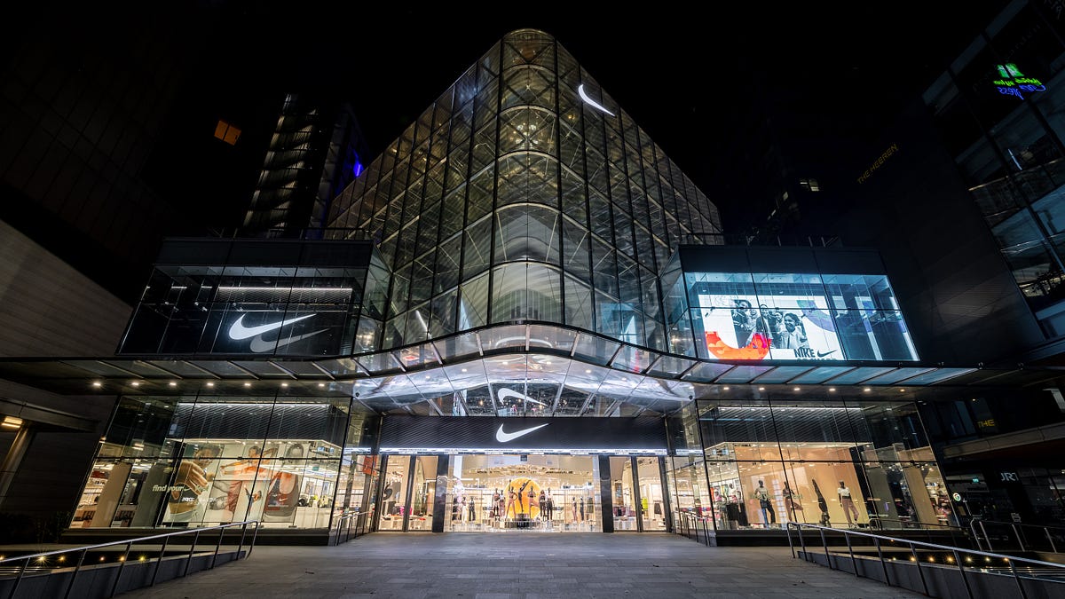 The Largest Nike Store In Asia Open In Singapore By Eduard William the-largest-nike-store-in-asia-open-in-singapore-by-eduard-william