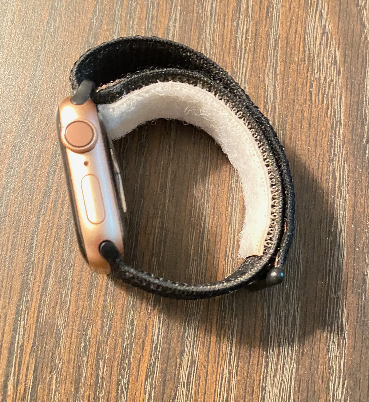 Is your Apple Watch Band Too Loose? | by Anthony (Tony/Pcunix) Lawrence |  Medium