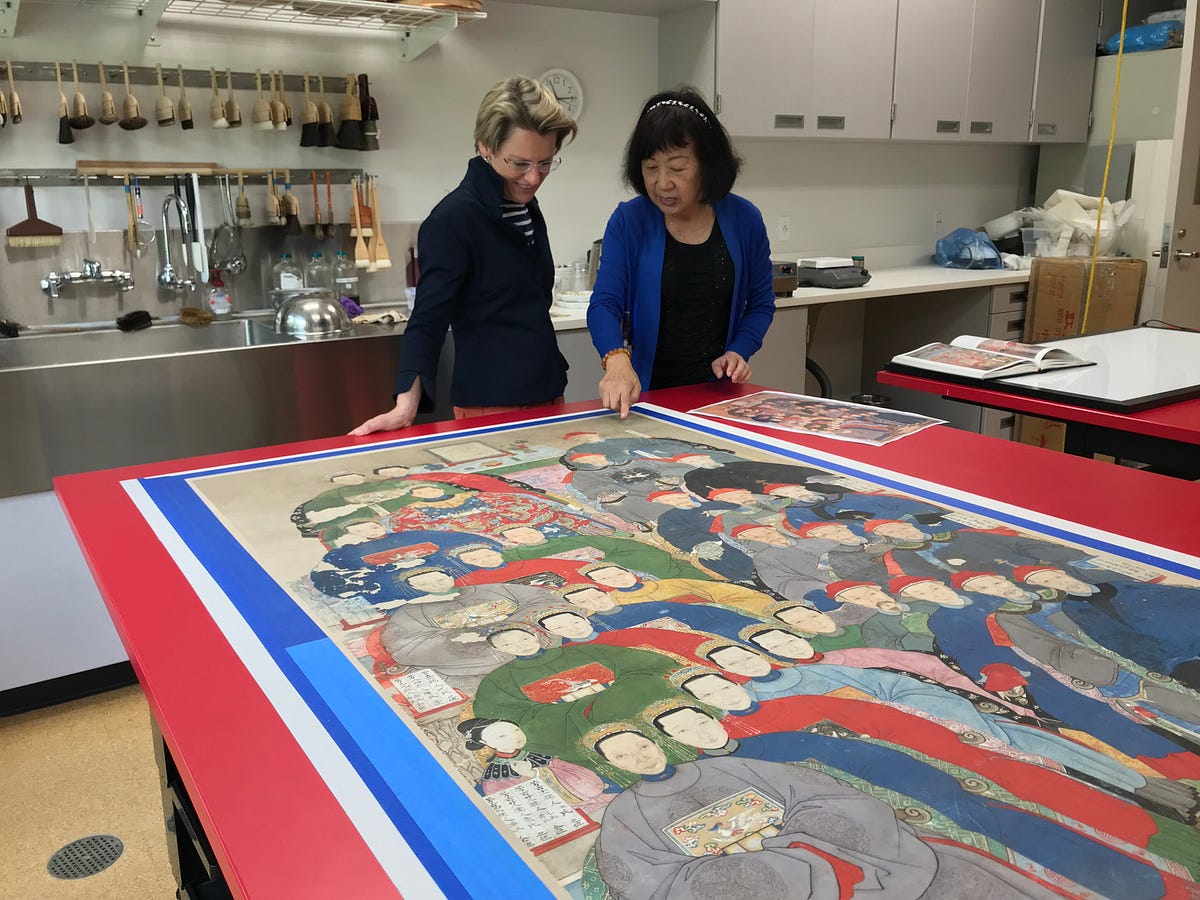 Facing The Ancestors Conserving A Chinese Ancestor Group Portrait By Facing The Ancestors Conserving A Chinese Ancestor Group Portrait By