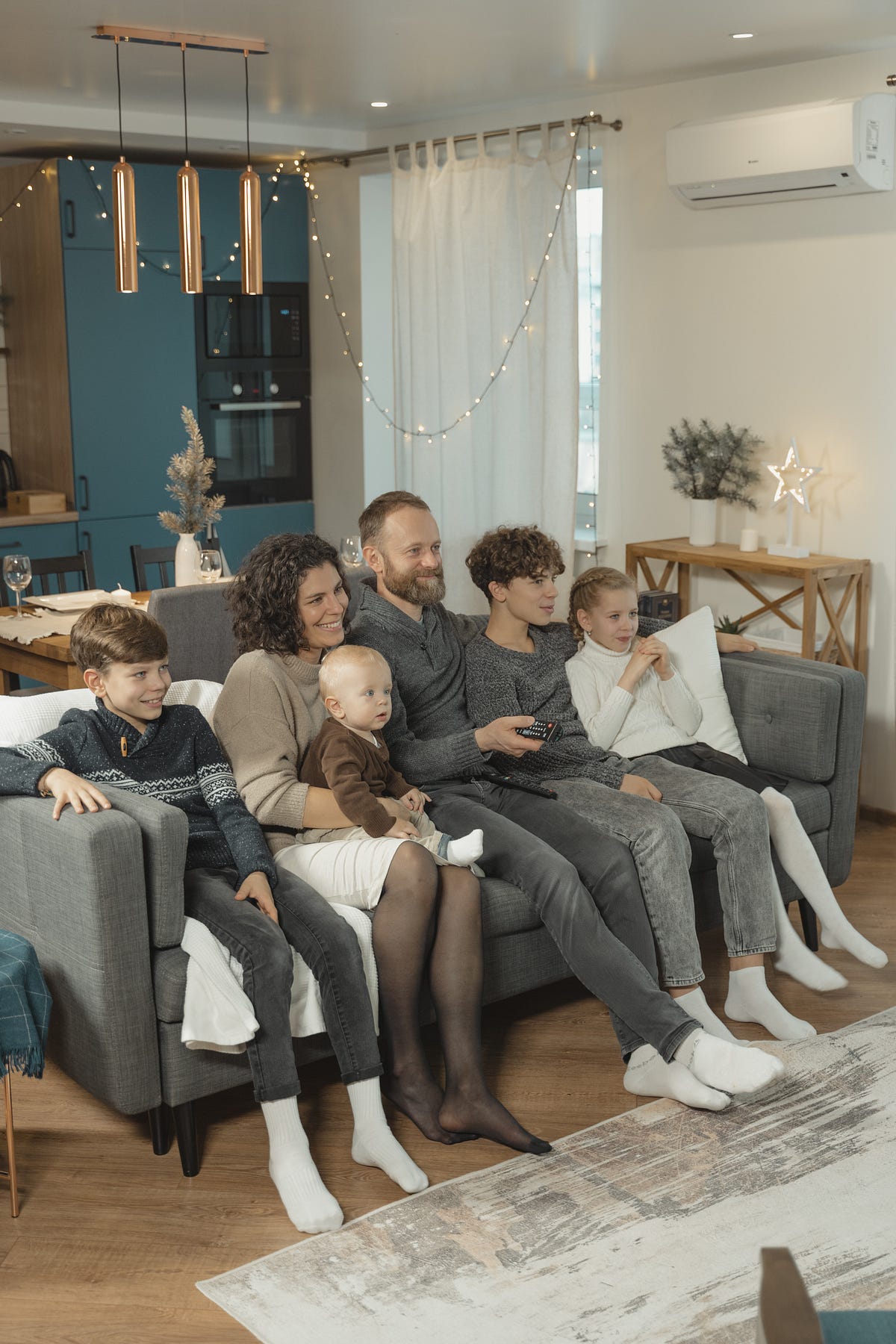 The Evolution of Television Technology: A Deep Dive into Modern TV 