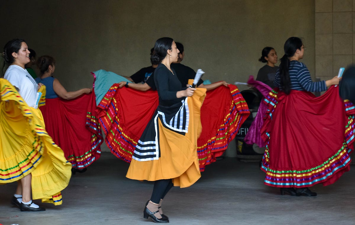 How Ballet Folklorico Aztlan de CSUN shares Mexican heritage through