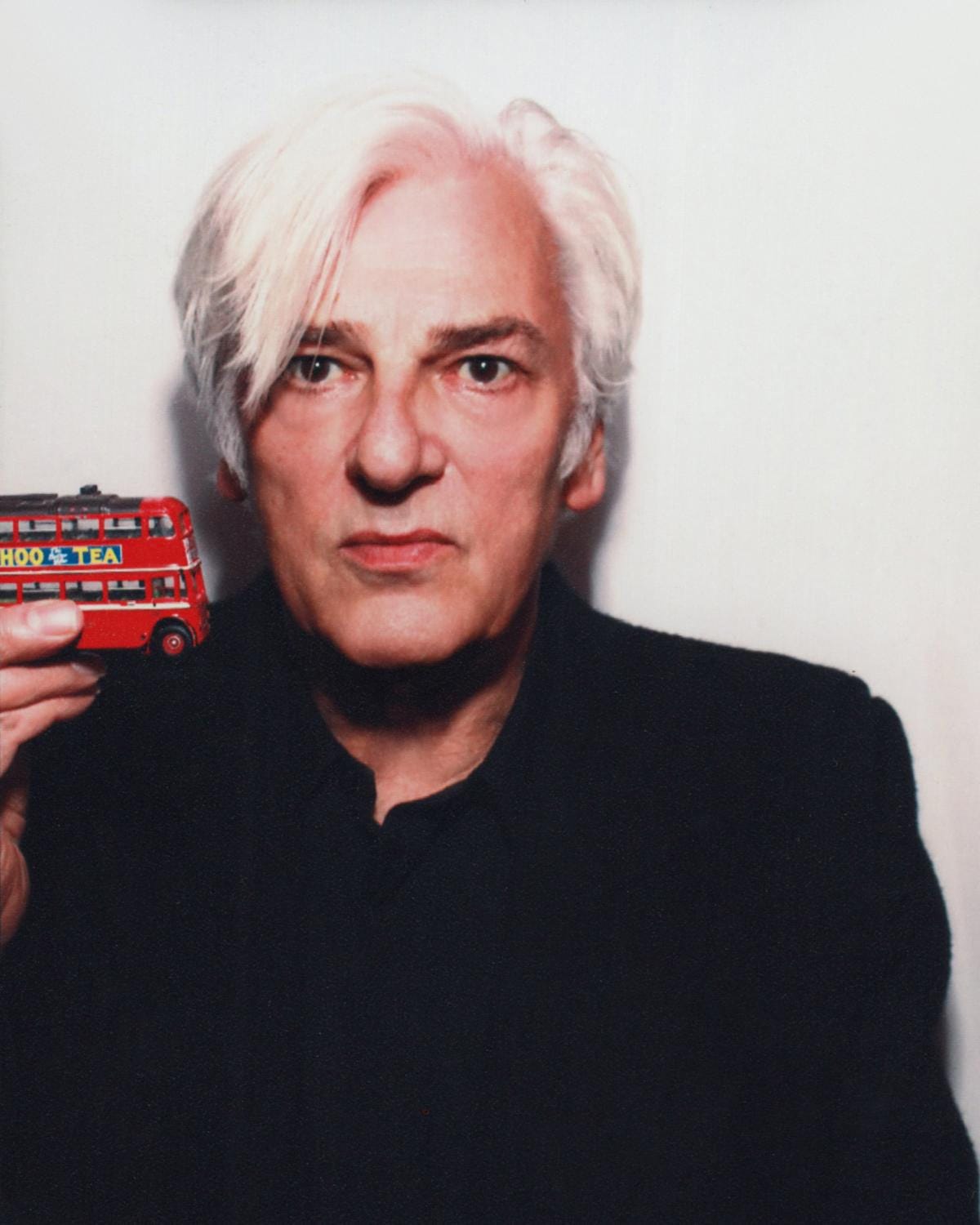 Interview: Robyn Hitchcock Aims to Confuse Brighton Music Hall