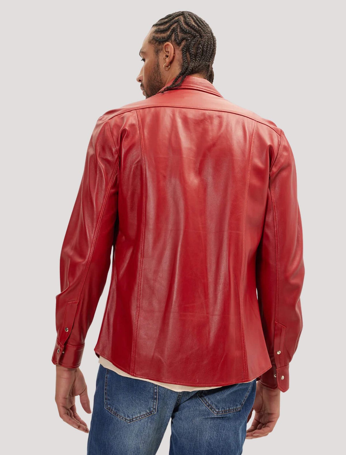 The Art of Leather: Unveiling the Craftsmanship Behind Menโs Leather Wear in the USA  by Mens