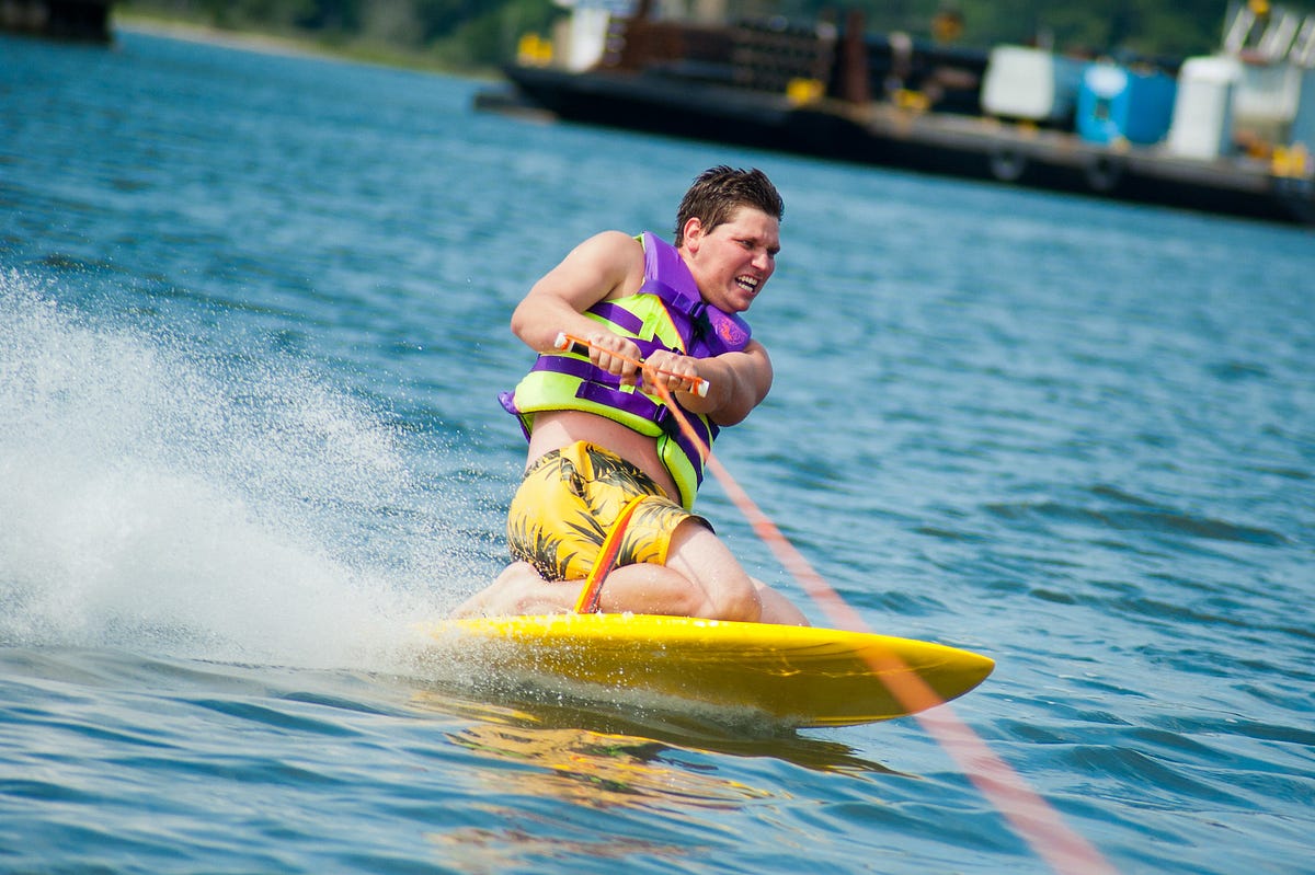 The Advantages of Kneeboarding. Yearning for the thrill of skimming