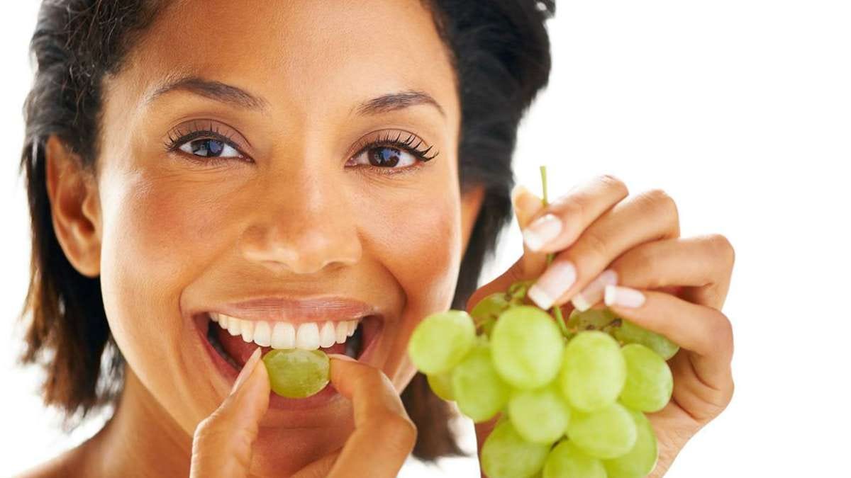 The Health Benefits of Eating Grapes Every Day by Medium