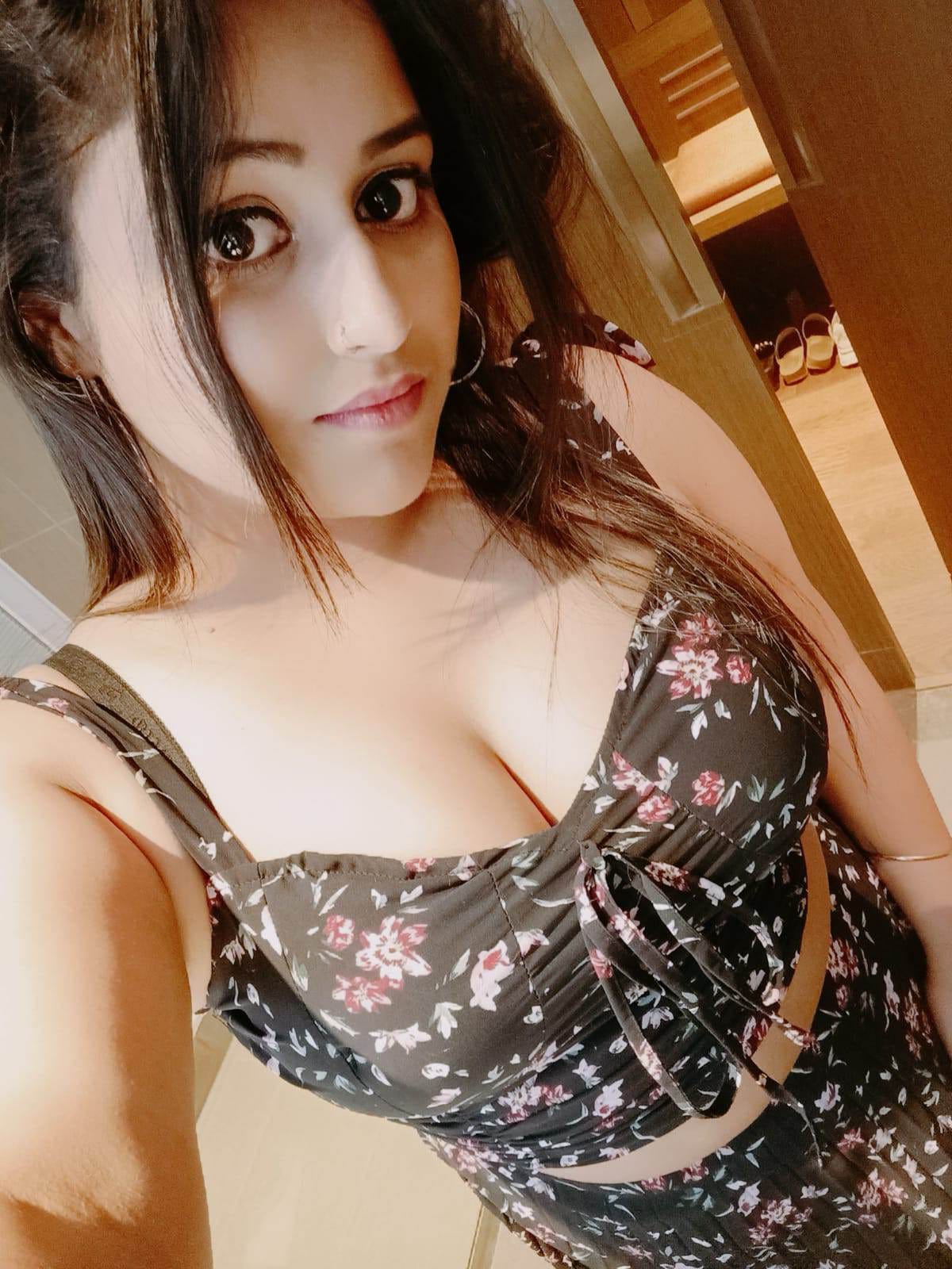 NOIDA SECTOR 76 ESCORTS IN RELATIONSHIP|- 9899856670|- CALL GIRL IN NOIDA  CITY CENTER - riyacallgirls - Medium