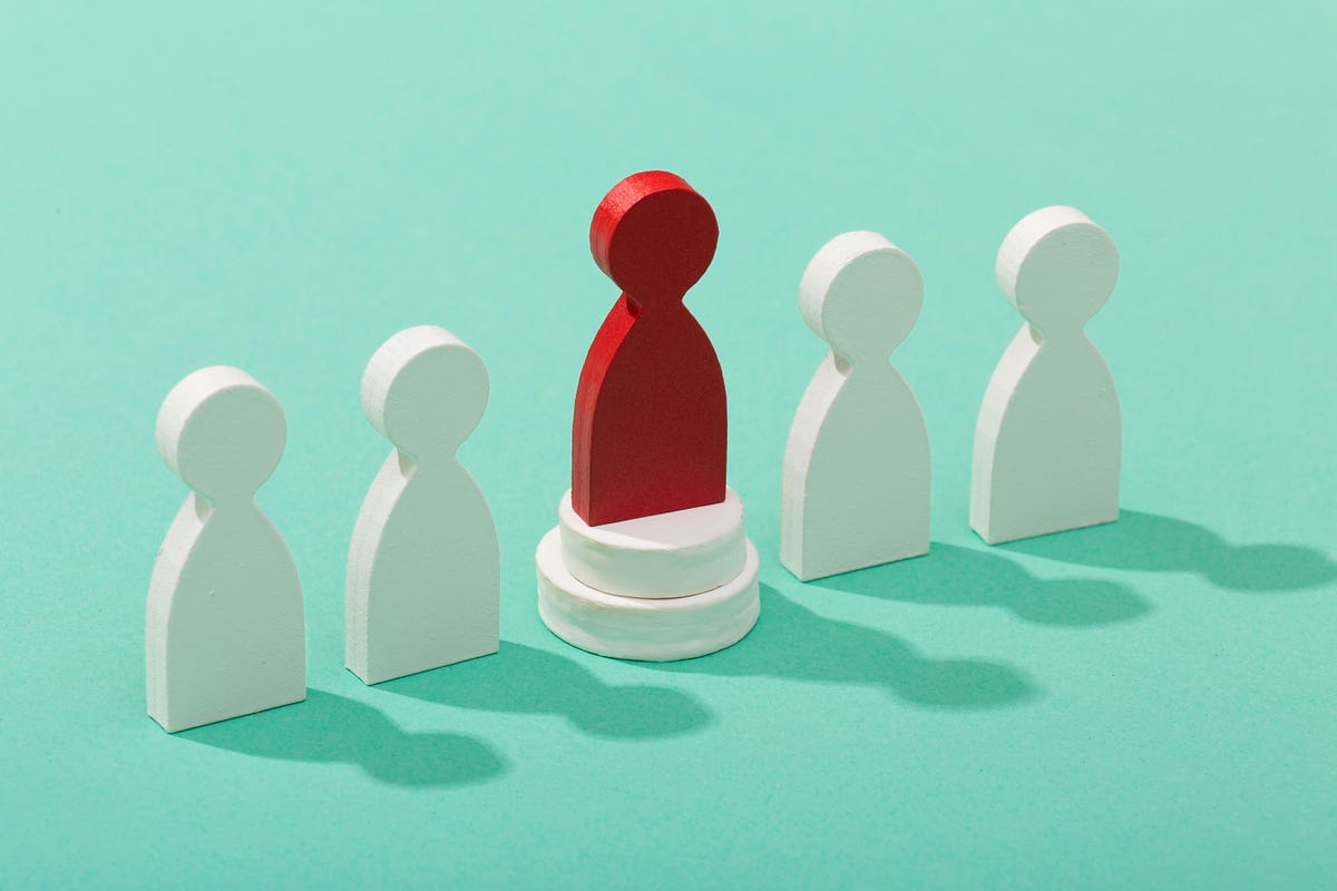 How does Digital marketing help the brand to stay ahead of the curve