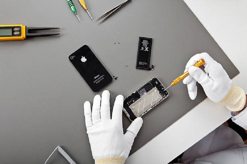 Discuss The Importance Of Addressing A Cracked Or Damaged iPhone Back Glass, by Chilliwack Phone Fix