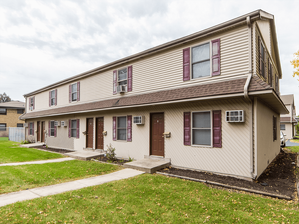 Barrington Plaza Realty Property Management Company Medium