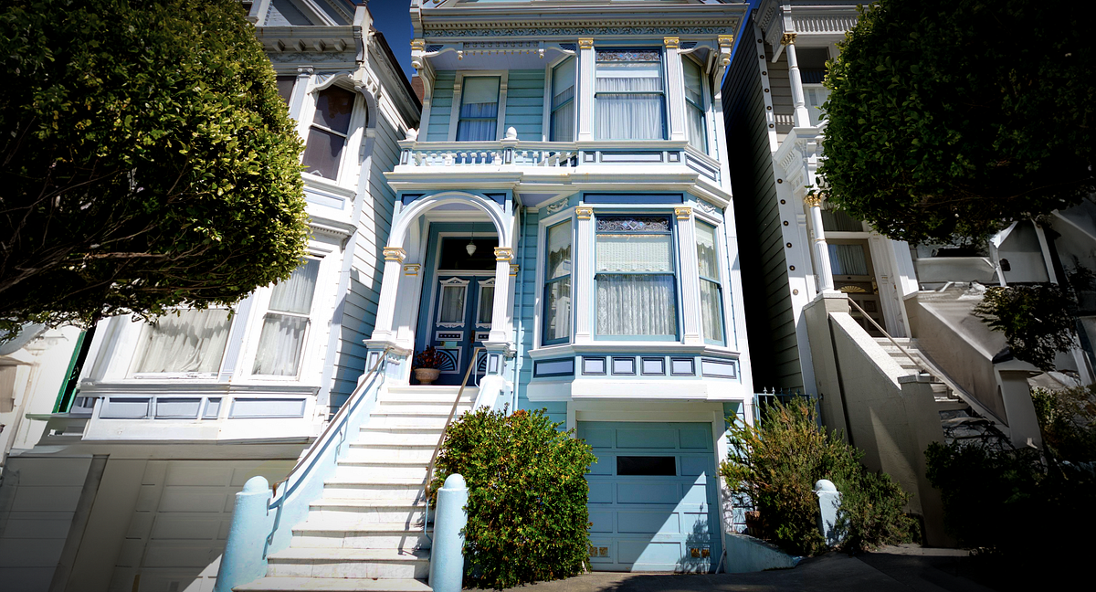 Image of: Go tour this Painted Lady after Sunday mimosas