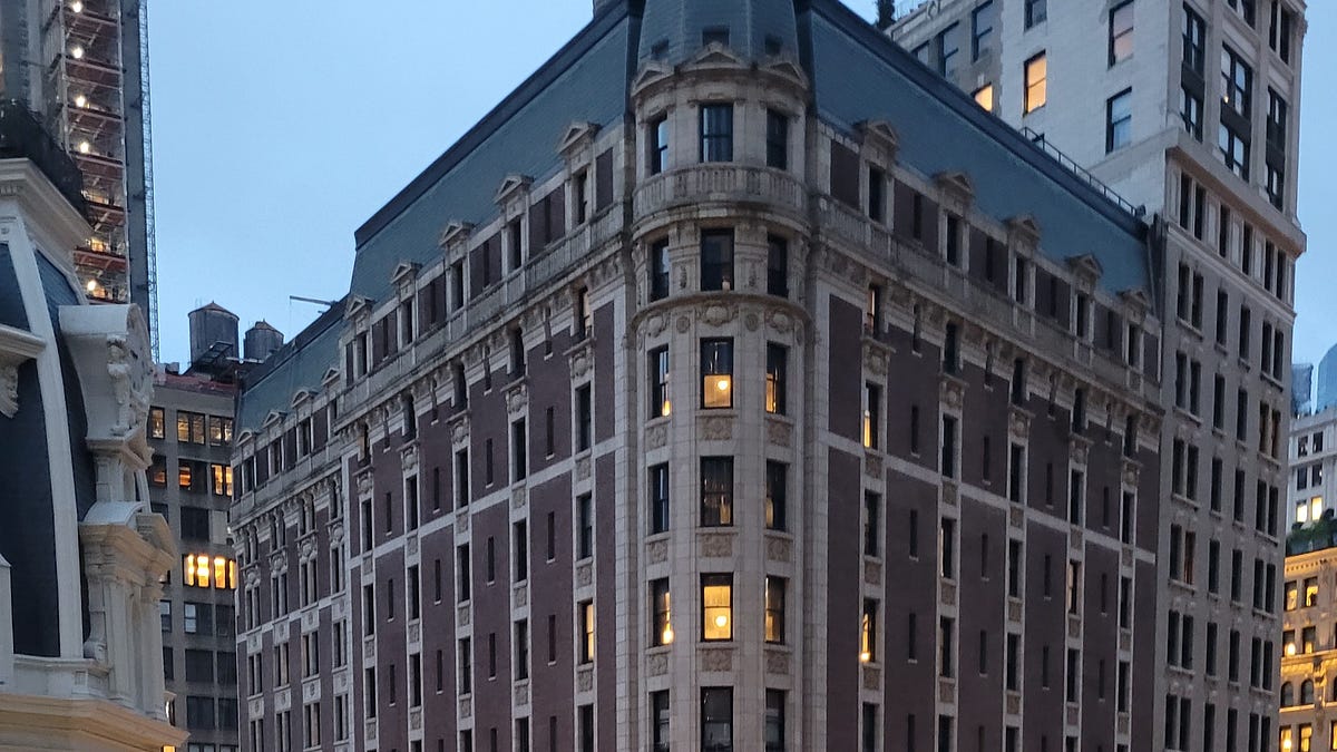 5 Social Media Trends for New York’s Iconic Lifestyle Luxury Hotels