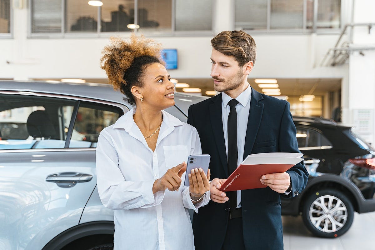 Common Legal Issues Faced by Car Dealerships How a Lawyer Can Help