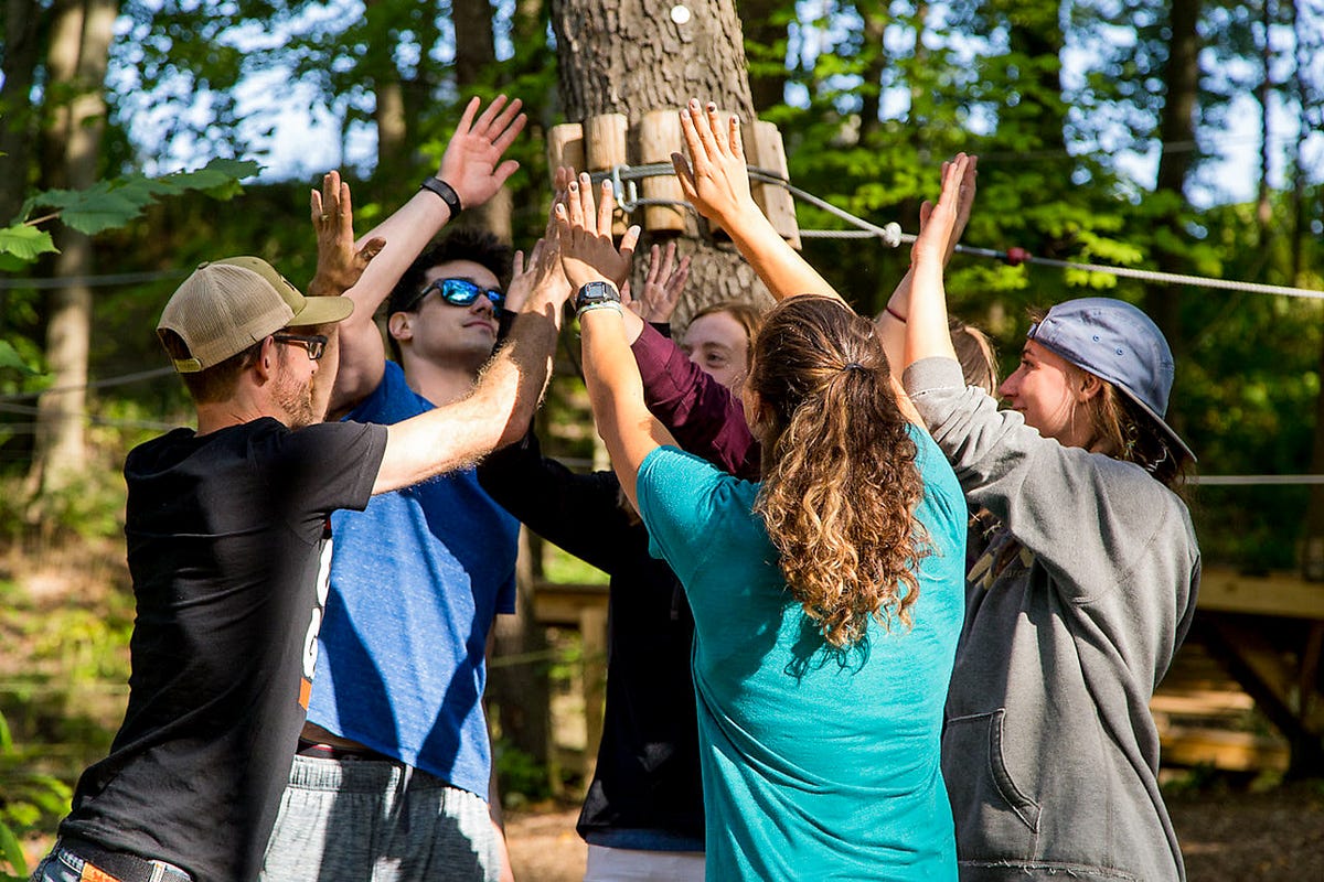 Team Building Necjelson Medium