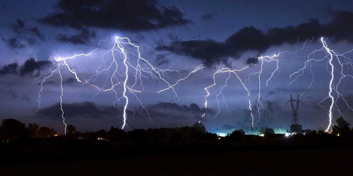 About the cause of lightning in sky by Sumon Sarkar Jul, 2023 Medium