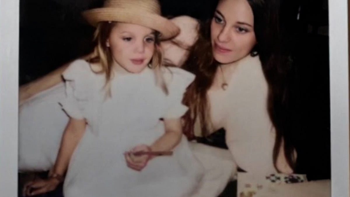 Mother of Angelina Jolie and Angelina Jolie as a Mother | by msmahamud