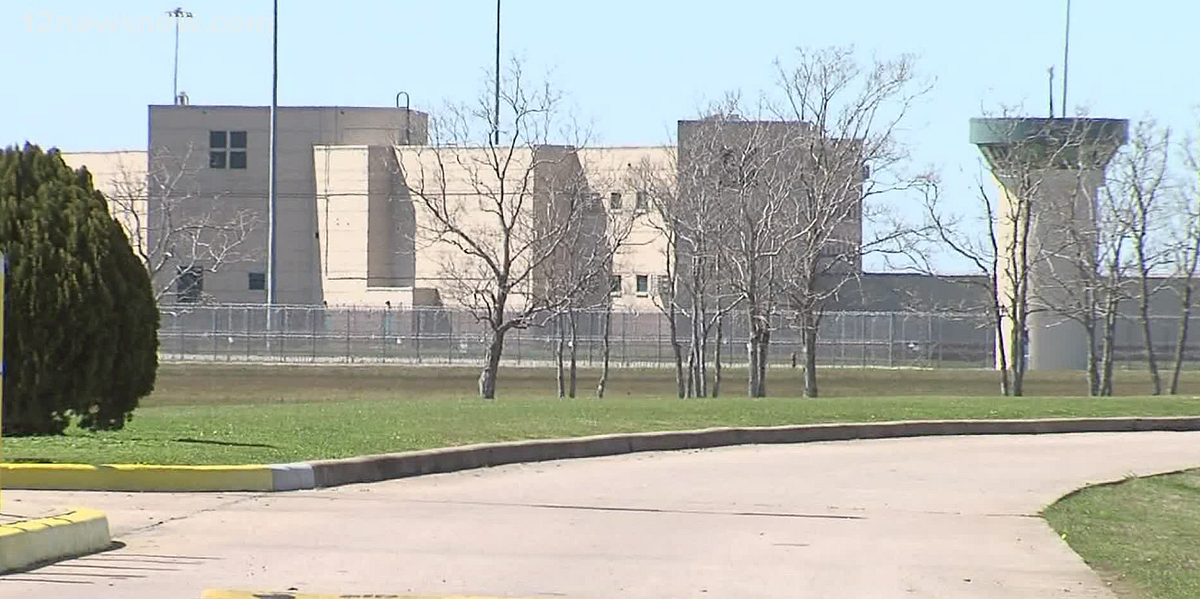 How to send books at Inmates to Federal Correctional Institution