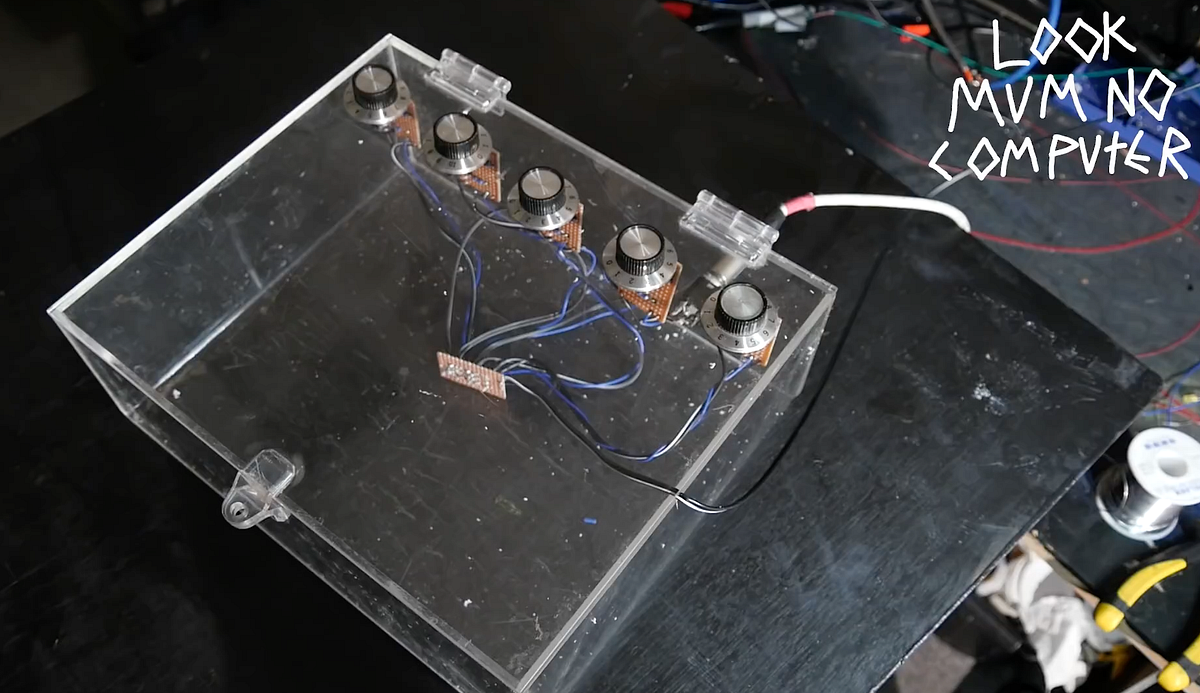 Simple DIY Oscillator with a Transistor, Resistor, and Capacitor by