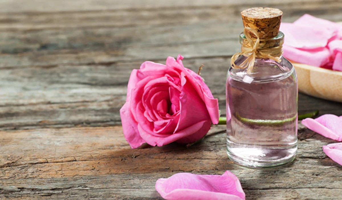 5 Spiritual Benefits of Rose Essential Oils