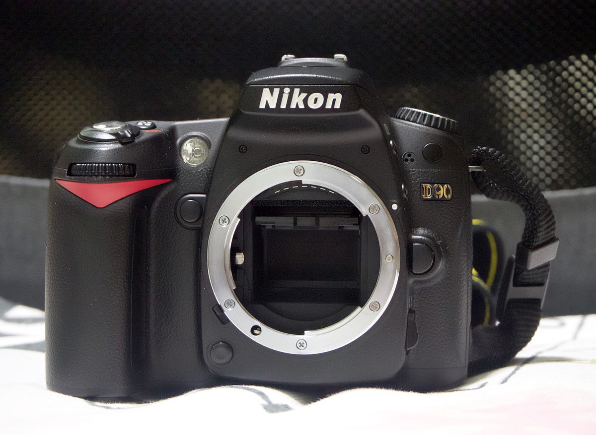 My Nikon D90 Died. Should I fix it or should I give it up? | by Marcus |  Photography101 | Medium
