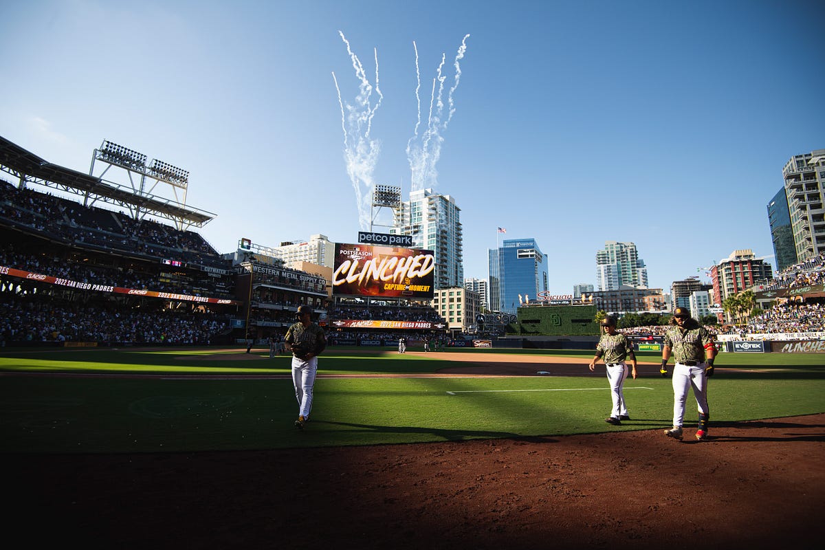 Padres Pics: San Diego clinches playoff berth - FriarWire