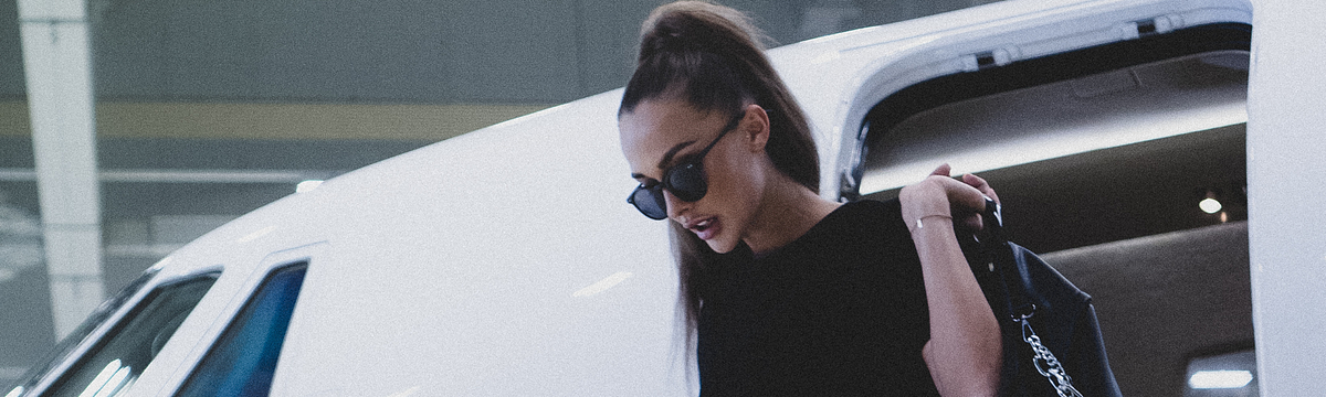 Top 114 Celebrities bra sizes - Calculate bra size - Medium