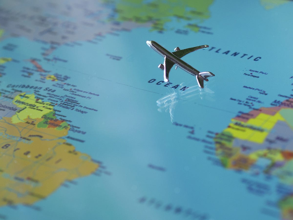 Python — Flight Data Live Visualization | by Techletters | Medium