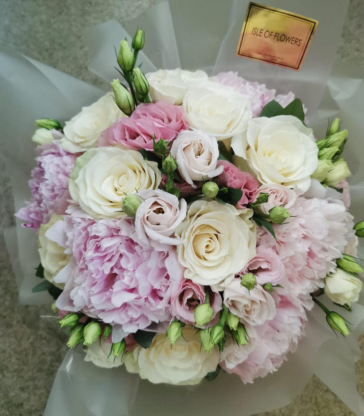 Exploring the Convenience and Charm of Ordering Wedding Flowers Online