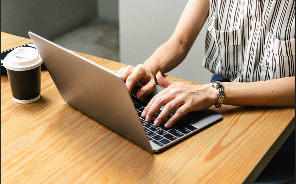 A Consultants working hours tracker build in MicrosoftFlow by Luise