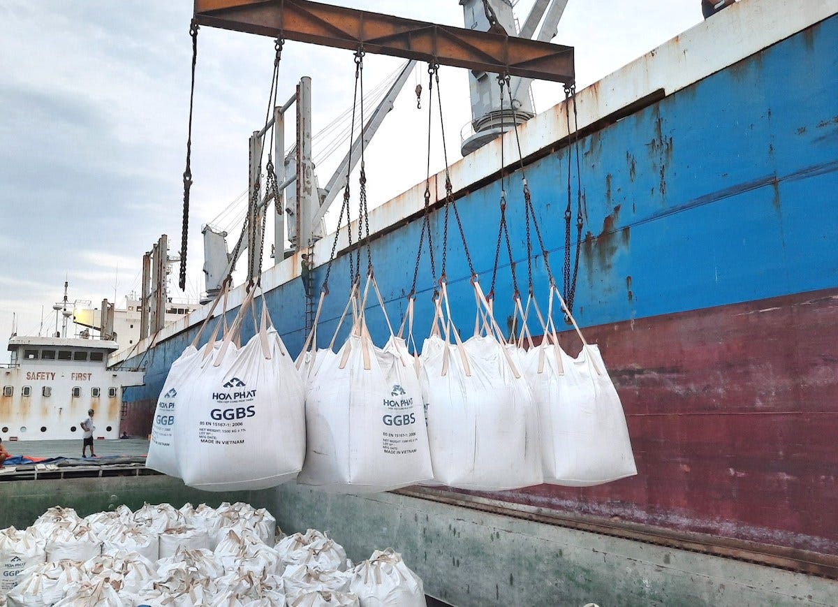 越南首度出口高爐爐石粉粒料 Vietnam started to export Ground granulated blast furnace slag (VNEXPRESS, Dylan Kuo…