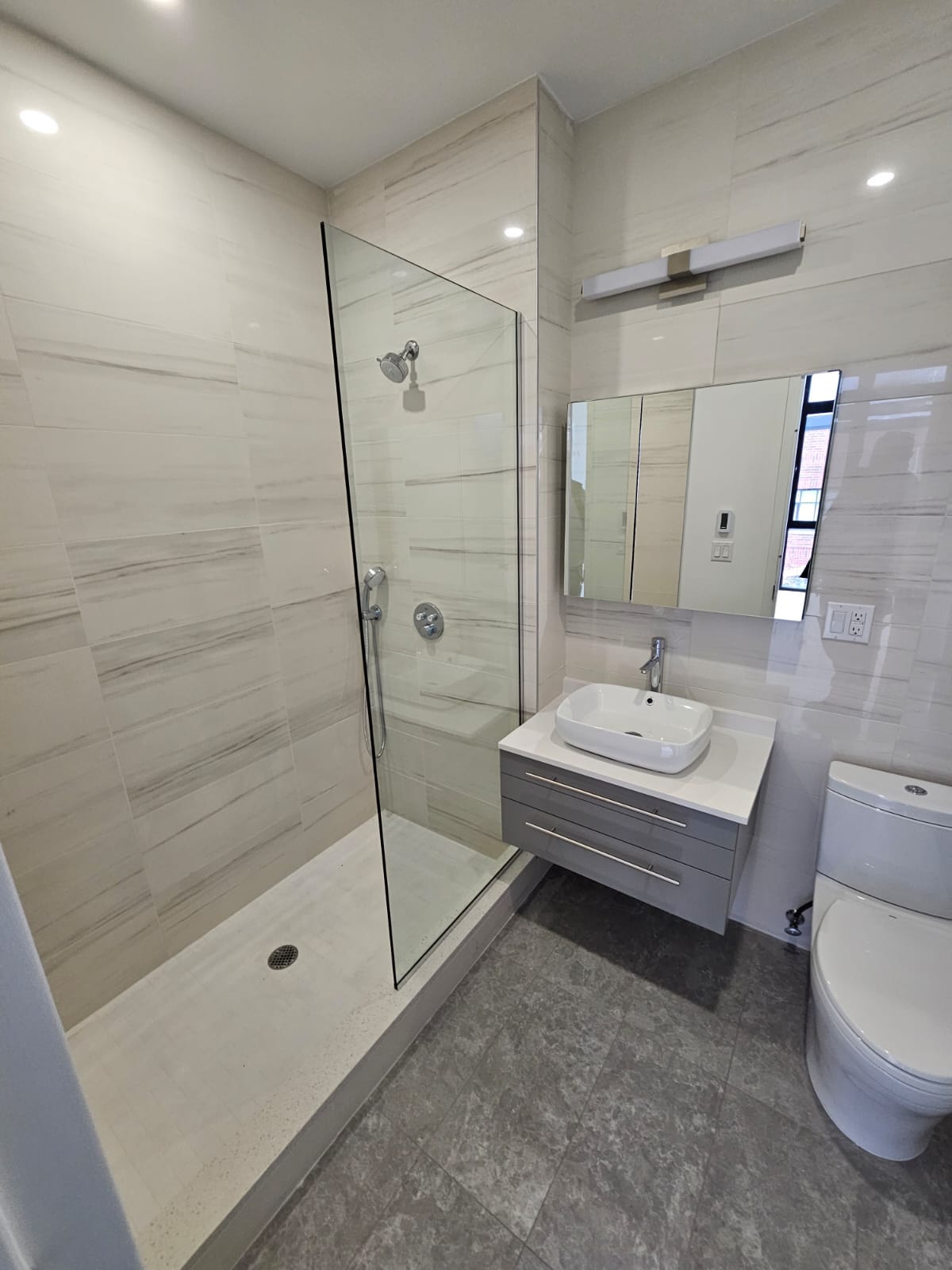 Glass divider for shower