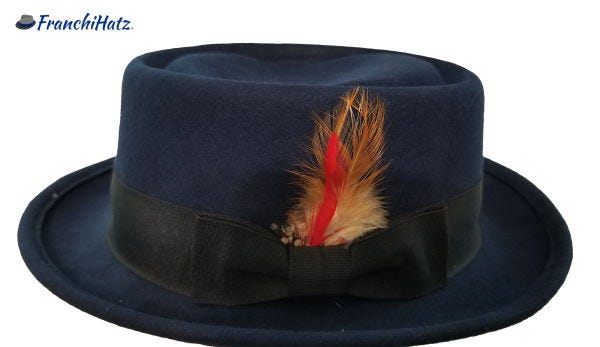 Move - Top hat, feathers and wire