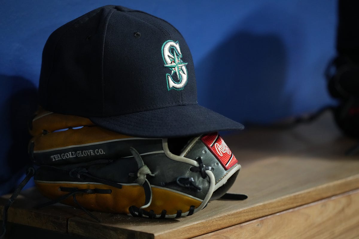 Mariners Recall RHP Eduard Bazardo from TripleA by Mariners