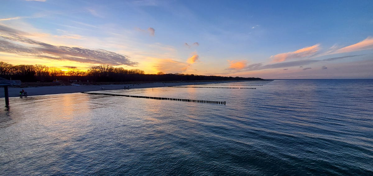 Enabling the Elyra pipeline editor for specific runtimes | by Patrick ...