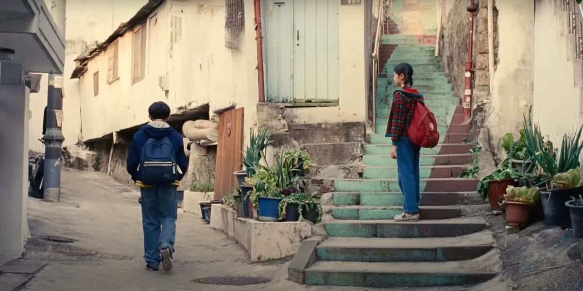 Past Lives (2023) filmi kuşkusuz “ya şöyle olsaydı" temasını işleyen en öne çıkan filmlerden biridir. Zamanında hoşlandığınız insanla “keşke" devam edebilseydik… ne olurdu?
