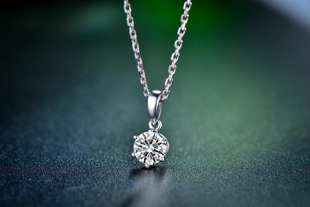 What little details to pay attention to when choosing a diamond