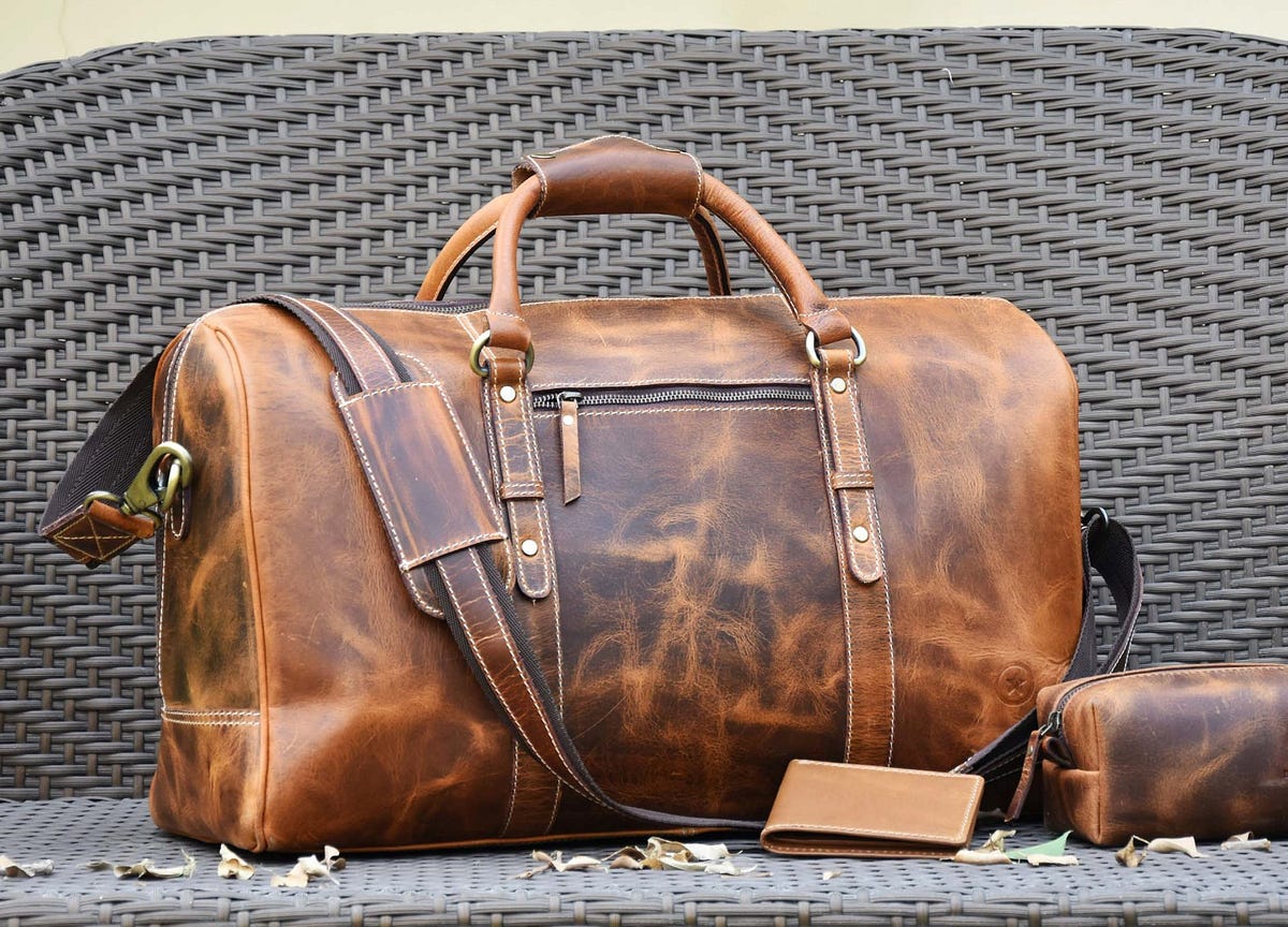 Leather details travel bag Lifestyle