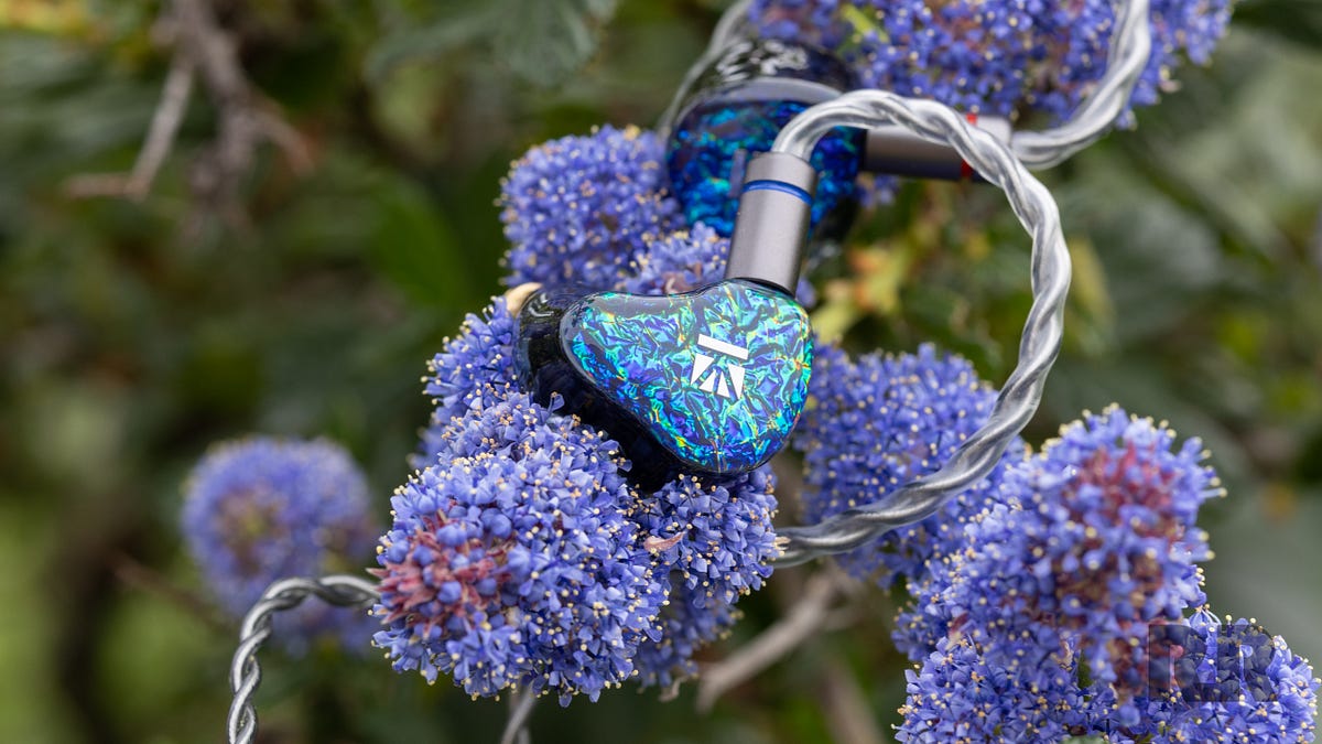 KBEar SR-8 Review: The Journey, Not the Destination | by Aaron