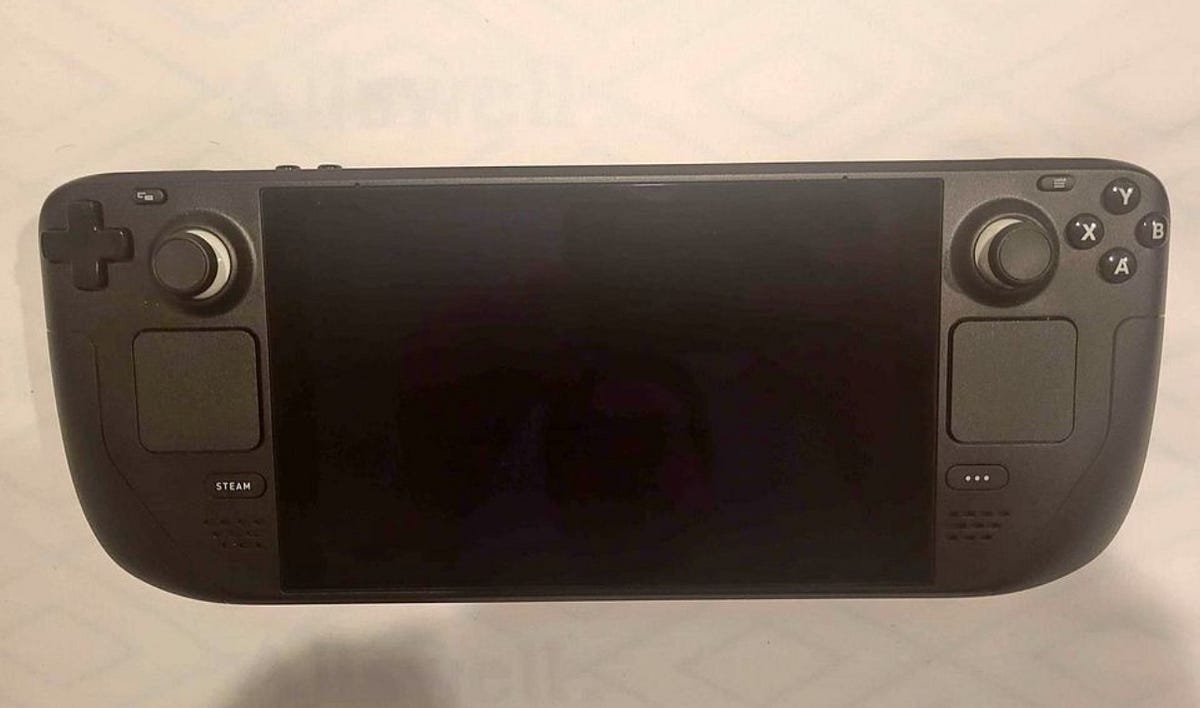 Steam Deck LED vs LCD. Which model of the Steam Deck is better 