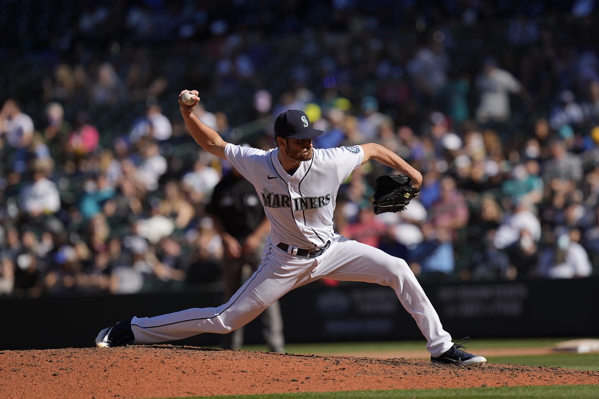 Mariners Select RHP Penn Murfee, Recall RHP Wyatt Mills by Mariners