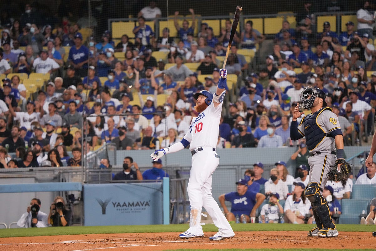 The Dodgers’ fight to the finish keeps NL West title hopes alive by