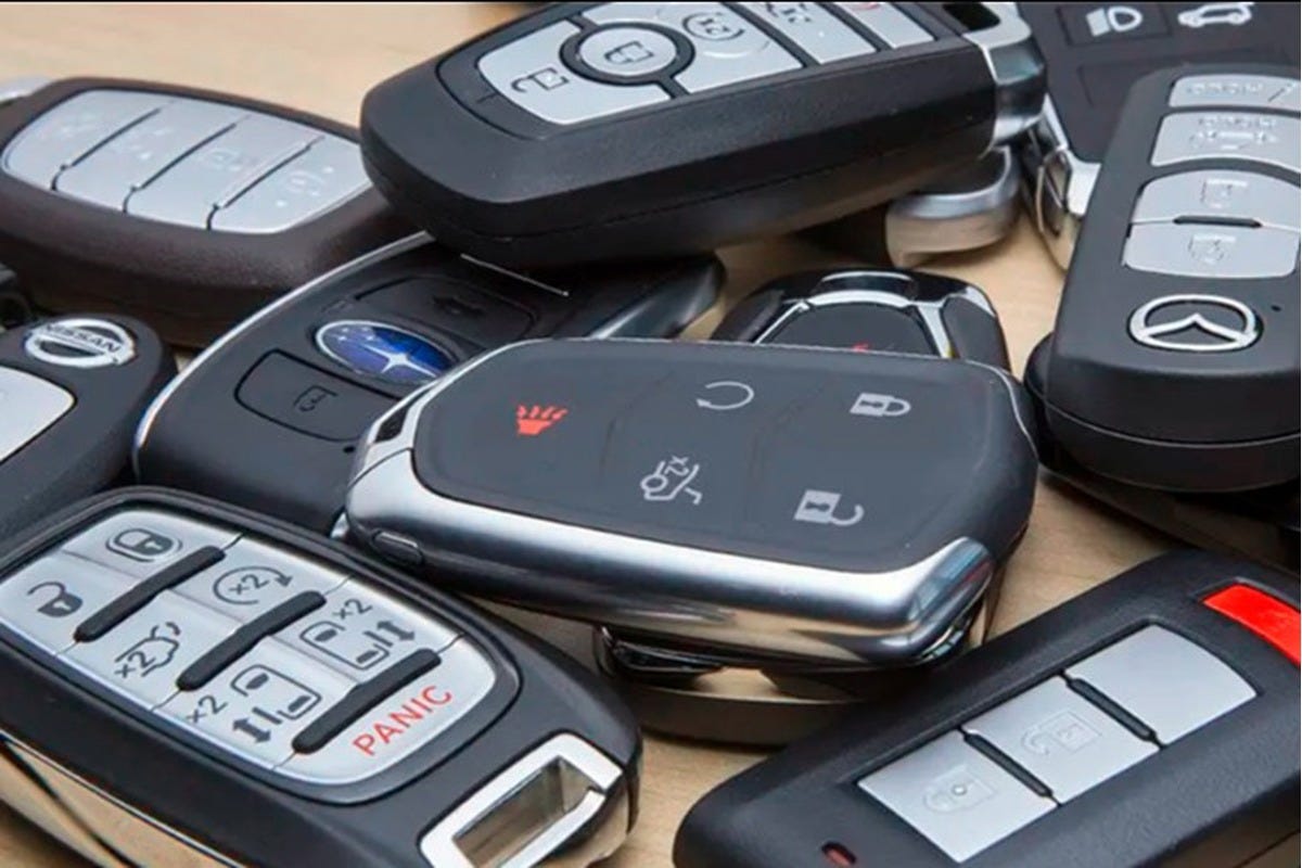 CAR KEY FOB HACKING. HOW CAR THIEVES USE KEY FOB RELAY… by Boney
