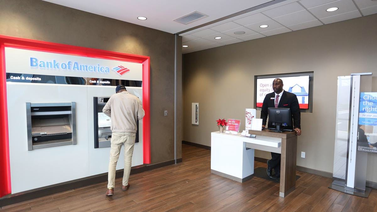 美國客戶使用銀行數位通路的滿意度，比實體分行還低. 根據滿意度調查機構JD… | by Daniel YC | Medium