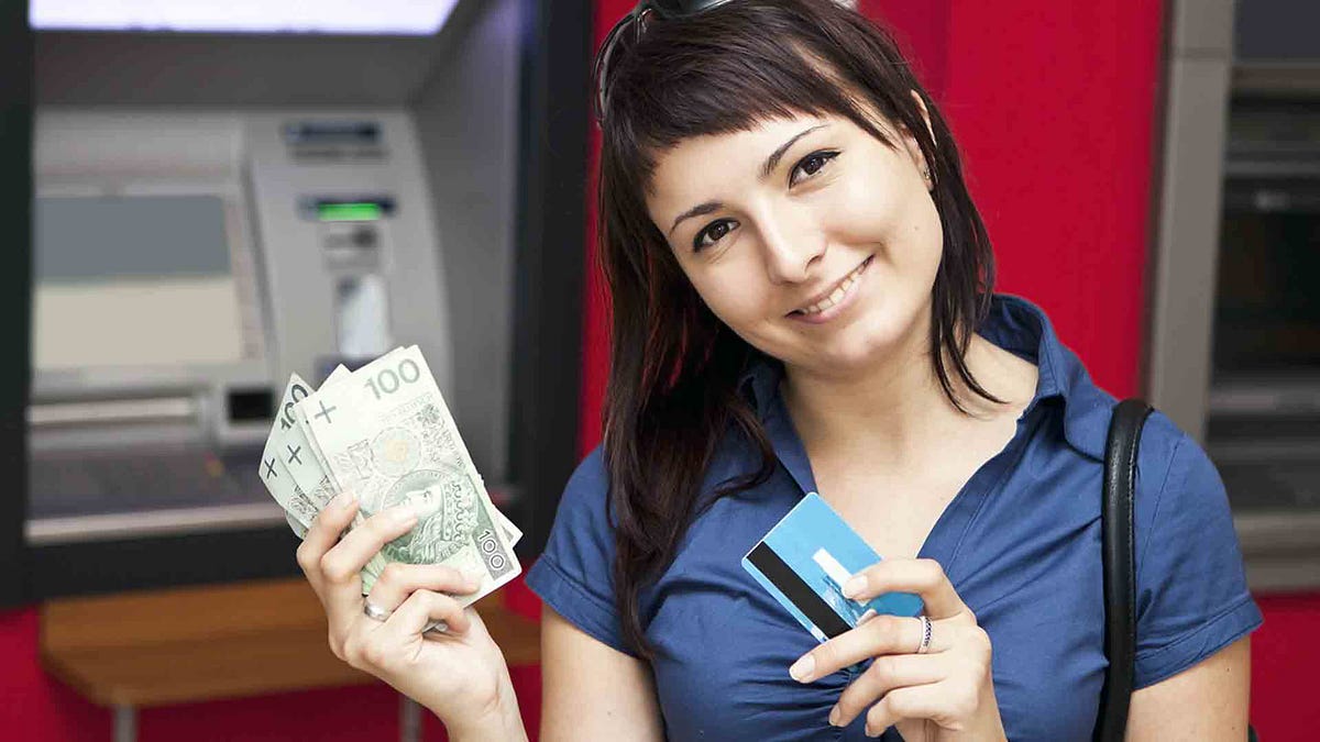 Как оформить зарубежную карту из России