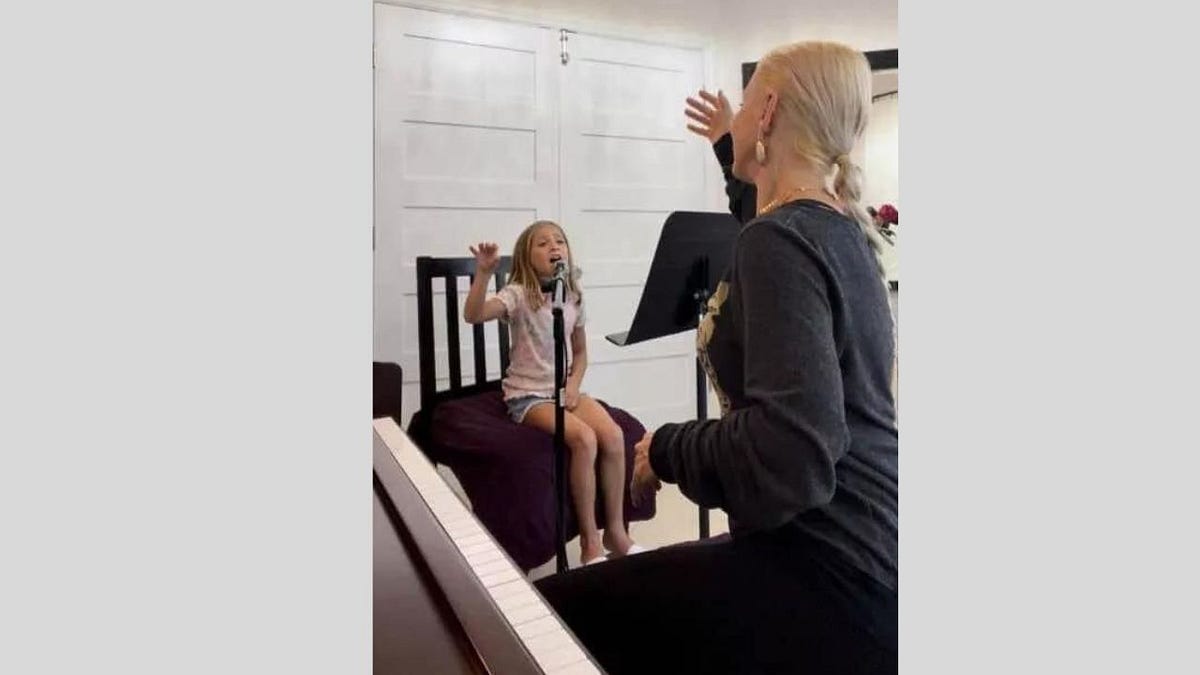 Singing Lessons in Santa Clarita Kids & Teens InHome Best