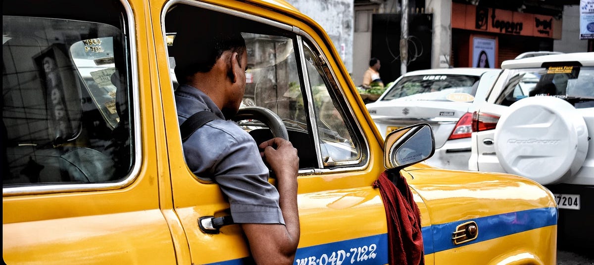 The Tipping Debate Deciding Whether and How Much to Tip Cab Drivers by BookAirportCab Medium