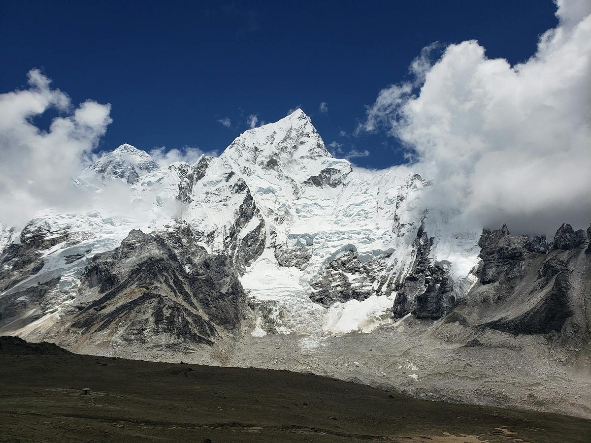 Unraveling the Mystery of Everest: Into Thin Air by Jon Krakauer by