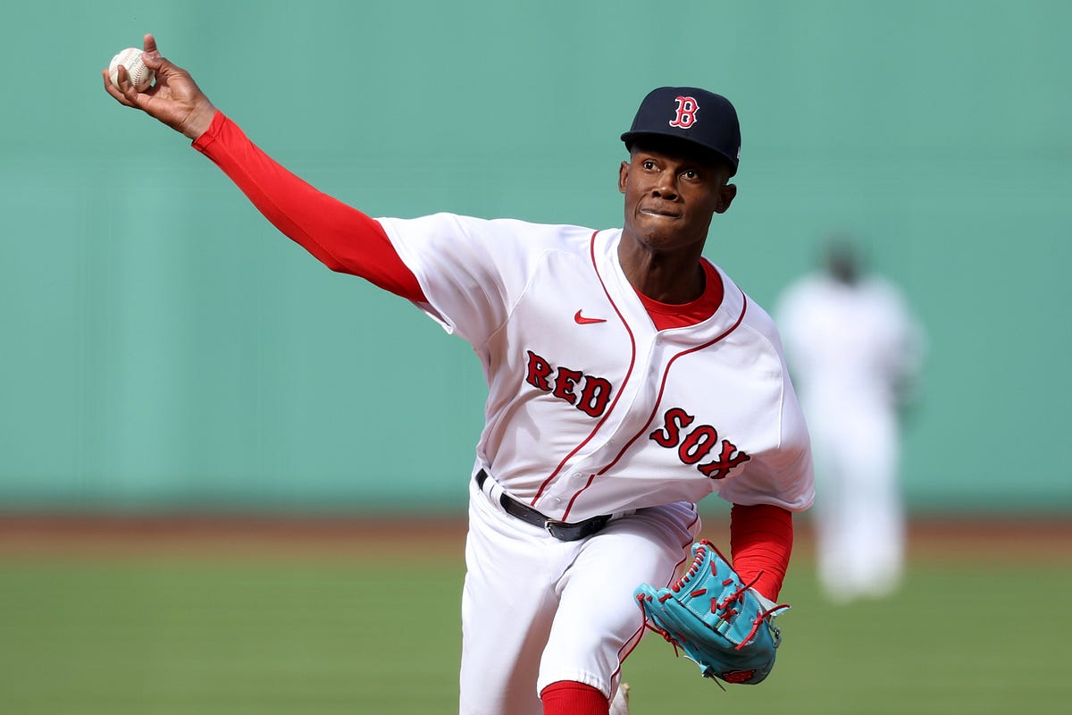 Mariners Claim RHP Phillips Valdez off Waivers from Boston by