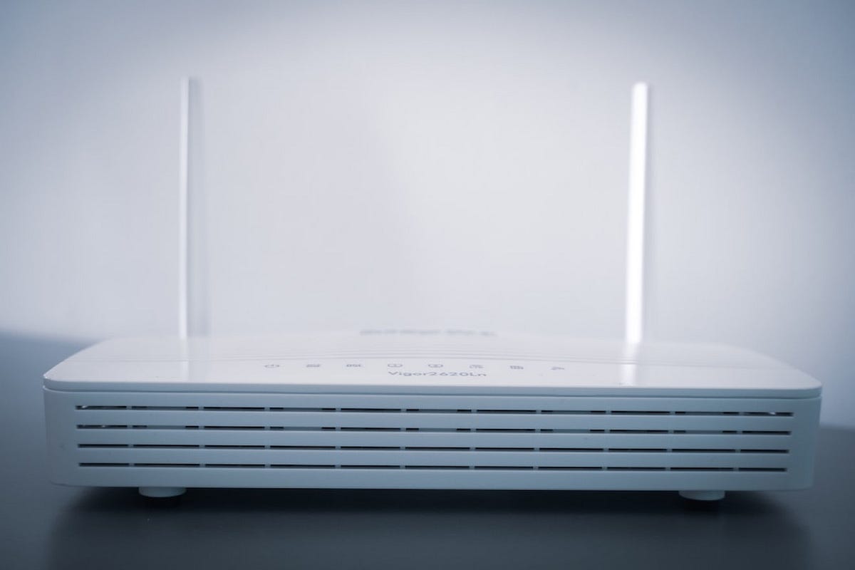 Mesh Routers vs. Traditional Routers Which Should You Choose? by