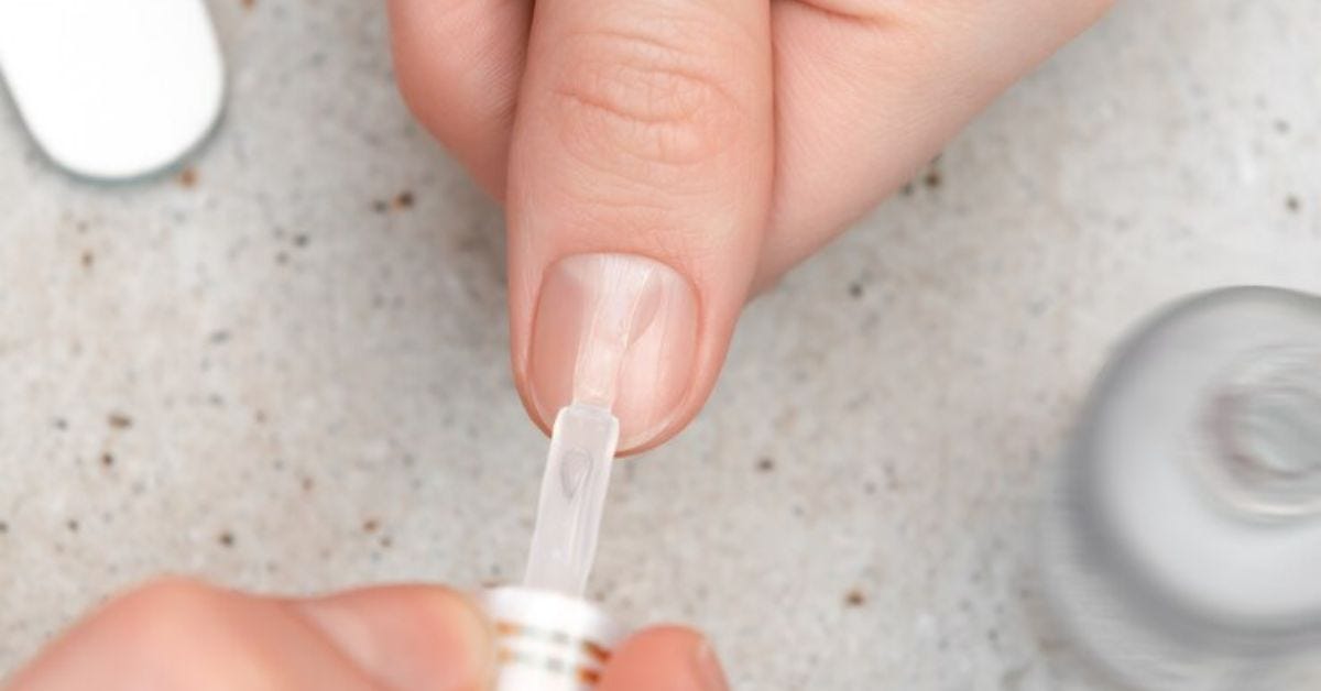 Easy Ways to Remove Nail Polish at Home without Damaging Your Nails